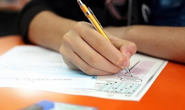 "8. ve 12. sınıfların okula gelmesi sağlanmalı"