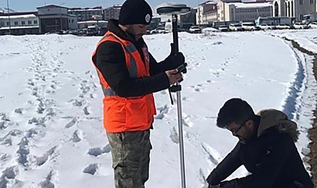 Talas, Deprem Bölgesinde Çok Yönlü Çalışıyor