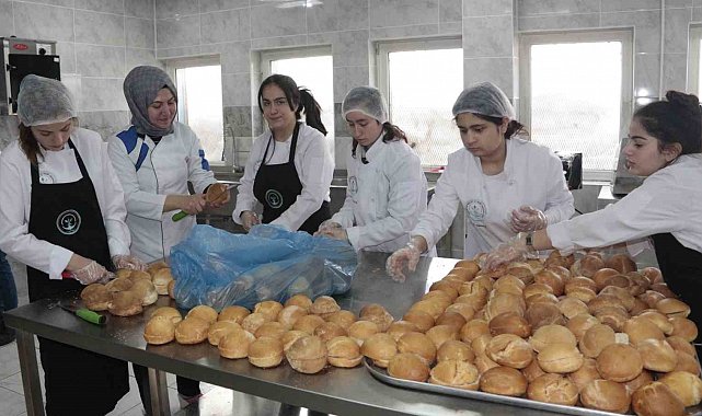 Tatvan'da 5 bin öğrenciye ücretsiz yemek hizmeti