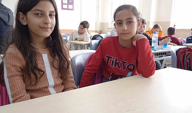 Tüm olumsuzluklara rağmen depremzede öğrencilerin heyecanları yüzlerinden okundu