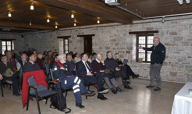 Turist rehberlerine afet eğitimi