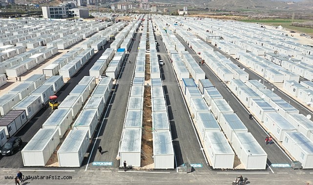 Malatya'da konteyner kentlerde asfaltlama çalışmaları sürüyor