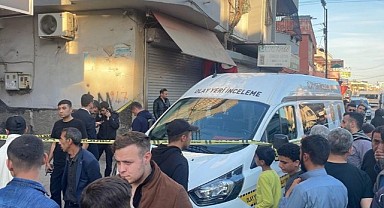 Adana'da baba ile 15 yaşındaki oğlu uğradıkları silahlı saldırı sonucu öldürüldü