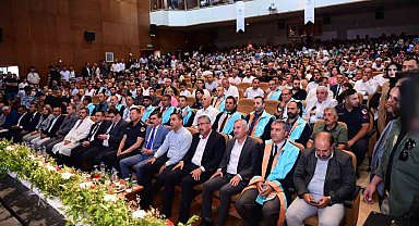 Turgut Özal Üniversitesi'nde mezuniyet coşkusu