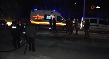 Kontrolden çıkan motosiklet taziyeden dönenlerin arasına daldı: 3 yaralı