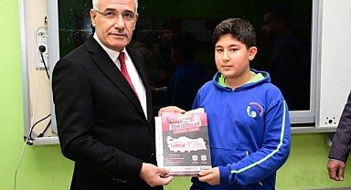 Başkan Güder: "Sizlerin Önünü Açıp Bilgiye Ulaştırıyoruz"