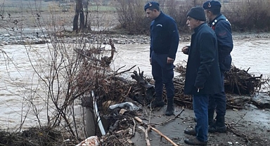 Doğanşehir'de yağmur suları sel getirdi