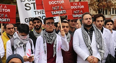 Hekimlerden Filistin için "sessiz yürüyüş"