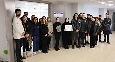 Depremde hayatını kaybeden üniversite personeline vefa
