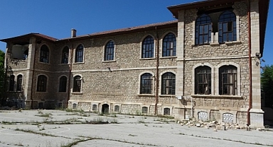 Gazi İlkokulu kütüphaneye dönüştürülüyor