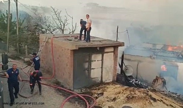 600 dönümlük alandaki anız yangınında 1 ev kül oldu