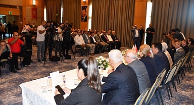 AK Partili Usta: " Deprem bölgelerini ayağa kaldırmak için büyük bir gayret içerisindeyiz"