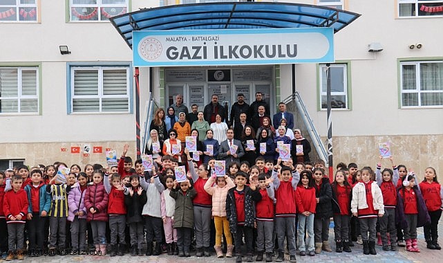 Gazi İlkokulu'ndan anlamlı proje: "Kalbimden Öğretmenime"