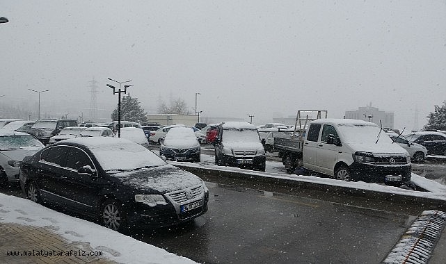 Malatya'da kar yağışı etkili oluyor