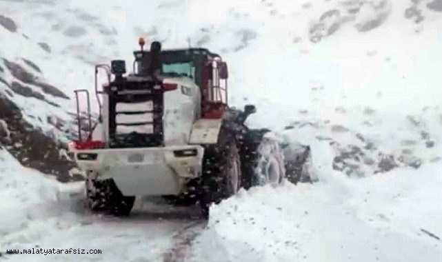 Malatya'da karla kaplı yollar yeniden açılıyor