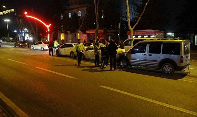 Malatya'da 4 araç birbirine girdi: 1 yaralı