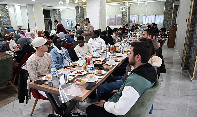 Malatya'da kültürleri buluşturan iftar programı