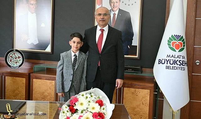 Başkan Er," Bu koltuklara hizmet bilinci ile oturulması gerekiyor"