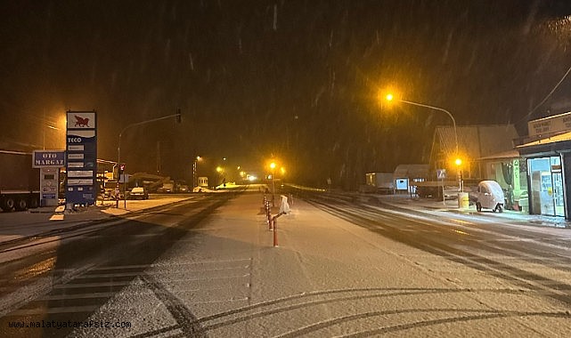 Malatya'da kar yağışı etkili oluyor
