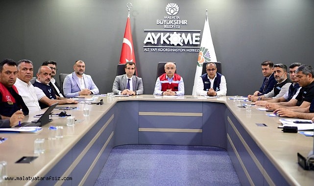 Başkan Er: "Yağmurun ilk anından itibaren tüm ekiplerimizle sahadaydık"
