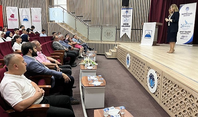 Gençler afetlere karşı bilinçlendirildi