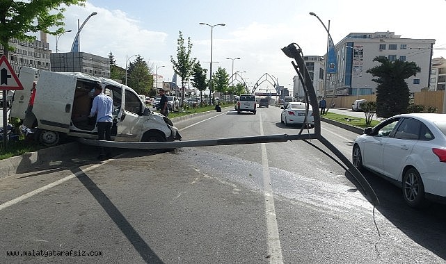 Malatya'da 5 araçlı zincirleme kaza: 3 kilometrelik kuyruk oluştu