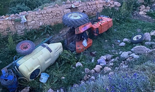 Malatya'da devrilen traktörün sürücü hayatını kaybetti