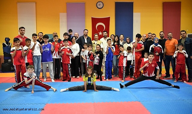 Olimpiyat İkincisi Hatice Akbaş, Yeşilyurt Belediyesi Kick-Boks Takımı ile buluştu