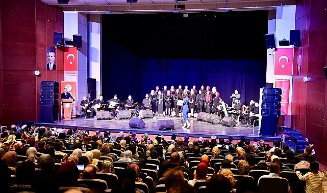 Yeşilyurt Kent Konseyi Kadın Korosunun 'Anneler Günü' konseri büyük ilgi gördü