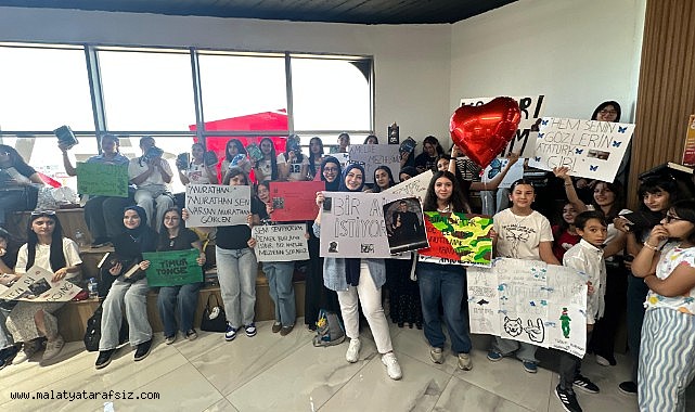 "Gençler Okumayı Seviyor, Yeni Dünyalara Yelken Açıyorlar"