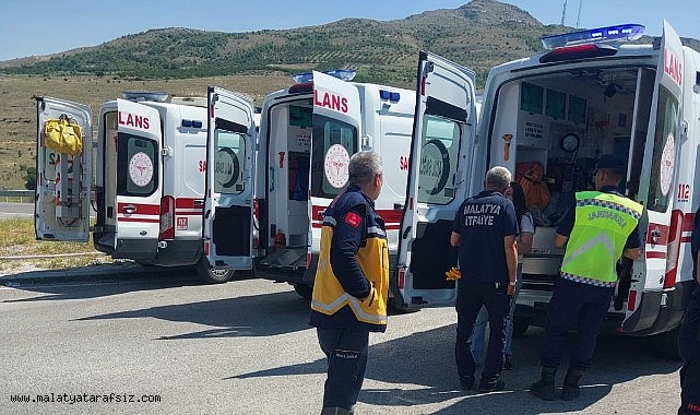 Malatya'da iki otomobil çarpıştı: 4 yaralı