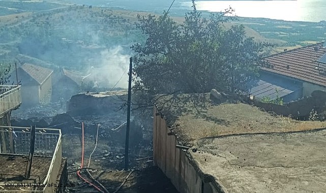 Malatya'da örtü yangını: İki ev kül oldu