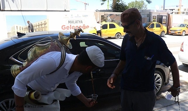 Malatyalılar, meyan kökü şerbetiyle serinliyor