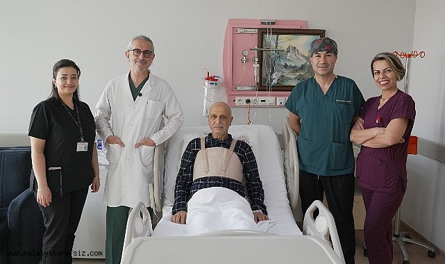 Malatya'da kalp tümörü ve üç damar tıkanıklığı aynı ameliyatta tedavi edildi