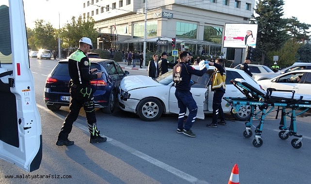 Malatya iki otomobil çarpıştı: 1 yaralı