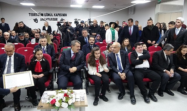 Bakan Tekin Malatya'da görme engelli öğrencilerle bir araya geldi