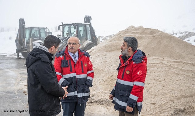 Büyükşehir Belediyesi ekipleri karla mücadelede 724 sahada