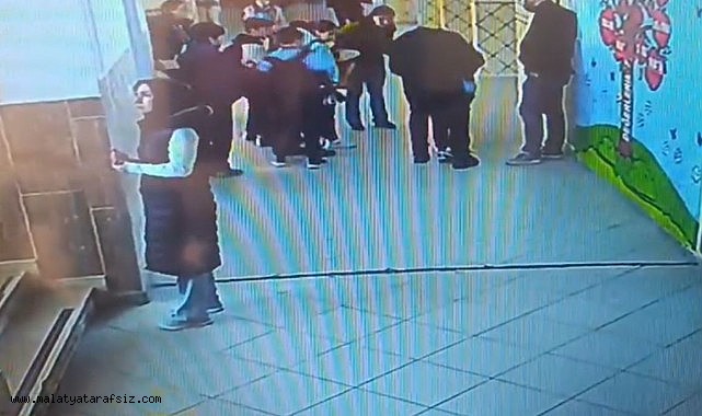 Nöbetçi öğretmen Heimlich manevrası ile öğrenciyi hayata döndürdü