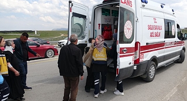 Malatya'da minibüs ile hafif ticari araç çarpıştı: 8 yaralı