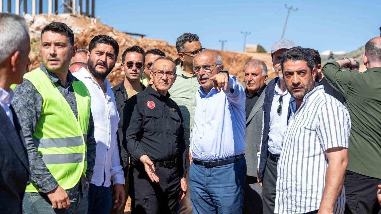 Başkan Er Doğanşehir’de deprem konutlarını inceledi
