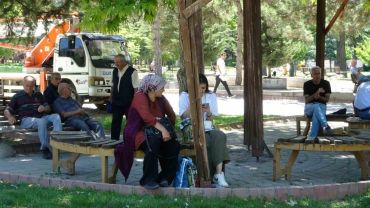 Malatya’da sıcak havada parklar doldu